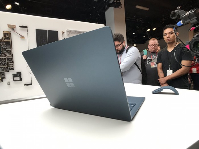 售价999美元起 外媒发布Surface Laptop体验视频4