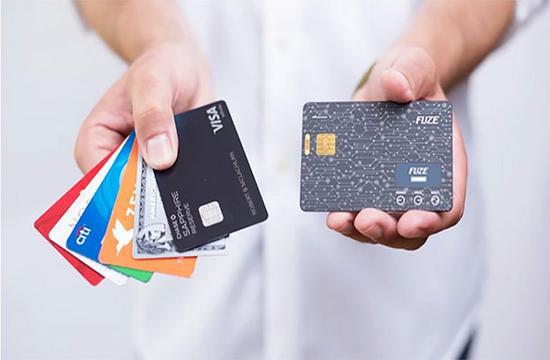 超薄电子卡片要代替所有卡给钱包瘦身2