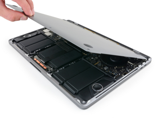 新款MacBook Pro拆解：想自己修门都没有1