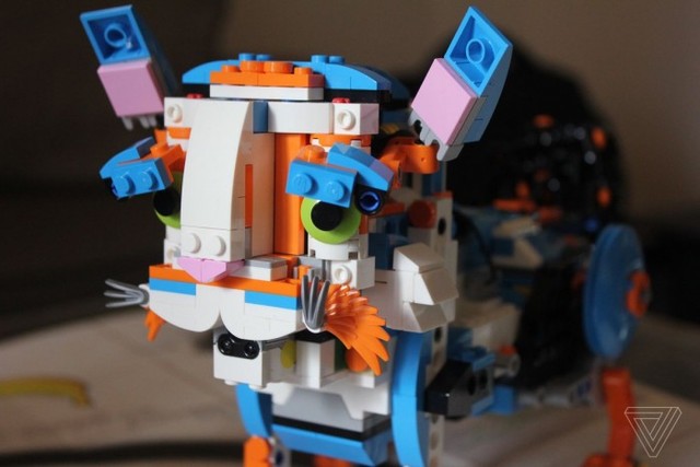 乐高可编程机器人Lego Boost开启预购1