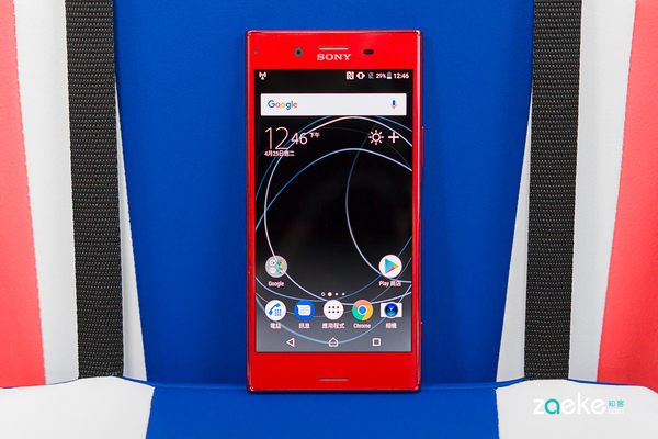 全球首款4K HDR屏幕手机，如今更以红色呈现1
