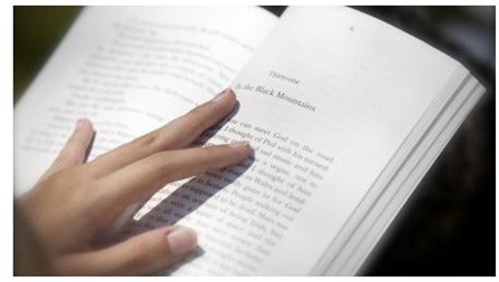 “全民阅读”潮流兴起 海信双屏手机A2任我读行1