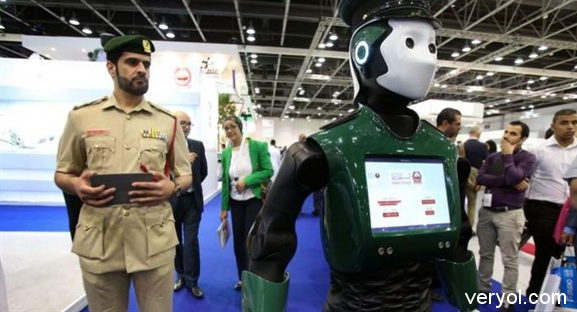 迪拜迎来第一个“警察机器人”，超强技能保护力MAX！1