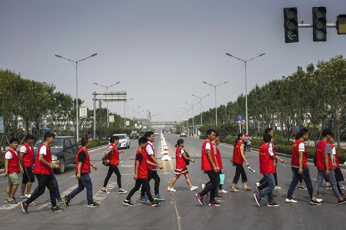 郑州iPhone城：25万工人 如美国一个城市1