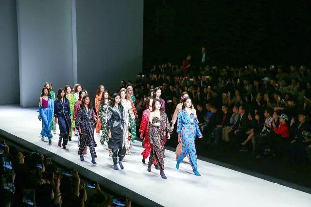 首日报捷|第十九届FASHION SOURCE博览会客流量高达18236人！17