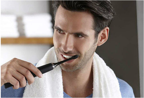 电动牙刷使用方法 电动牙刷使用注意事项1