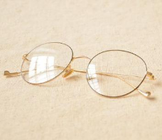 什么材质的眼镜架比较好？