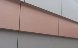 铝塑板抗压性强，为高层建筑提供更加稳固的保障。