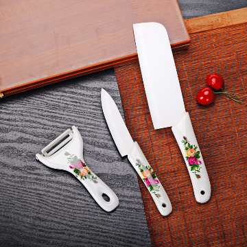 陶瓷菜刀和钢制菜刀的区别   它与金属刀哪个好
