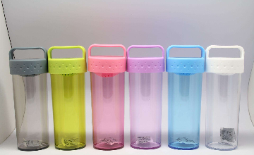 塑料水杯怎么清洁污垢与去除异味