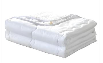 空調(diào)被什么材質(zhì)好?空調(diào)被可以放洗衣機(jī)里洗嗎