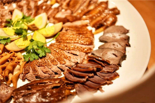 小卤之约鲜卤加盟产品图