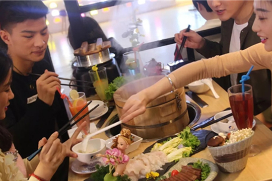 木桶鱼恋虾火锅加盟门店