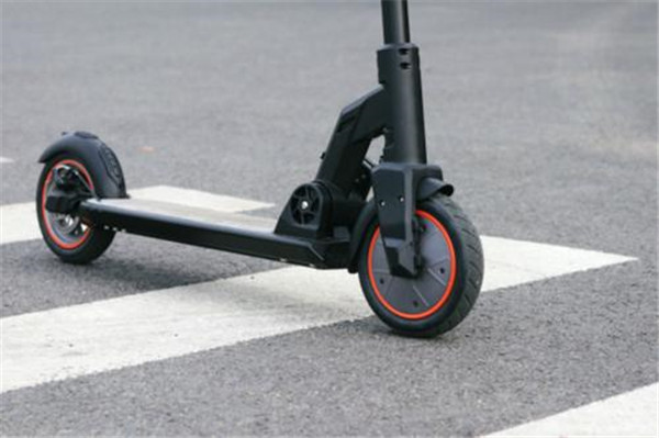 聯想M2滑板車：安全便捷 短距離出行利器