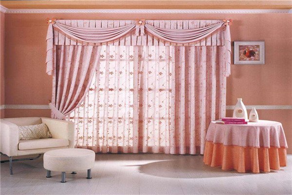皇佳罗莱窗帘的质量是不用质疑的，其品质是其它品牌无法比拟的