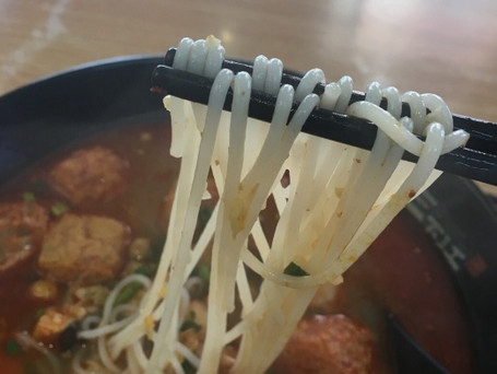 三下江鲜汤鱼粉