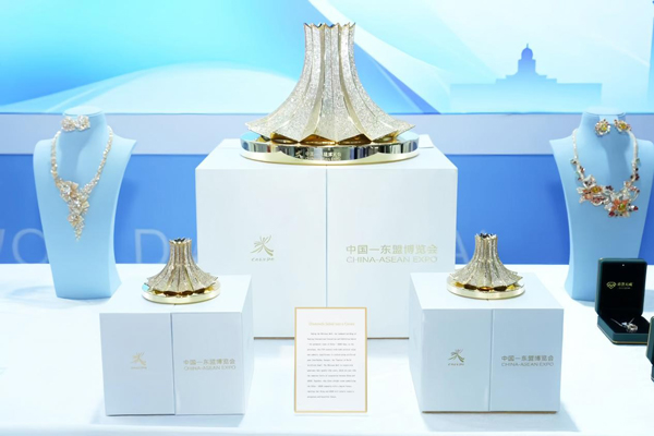 17588532623958751007203.jpg 3.jpg