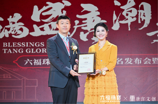 在数以亿计的网站中，我们应该抓住每一个可能带来宣传的机会，域名可以带有企业的名字，一般可以使用汉语拼音或者英语单词或者是相关缩写的形式，只要用户记住了你企业的名字，就能很容易的打出你的网站域名，同样的，记住了网站域名也能很快的记住你公司的名字。